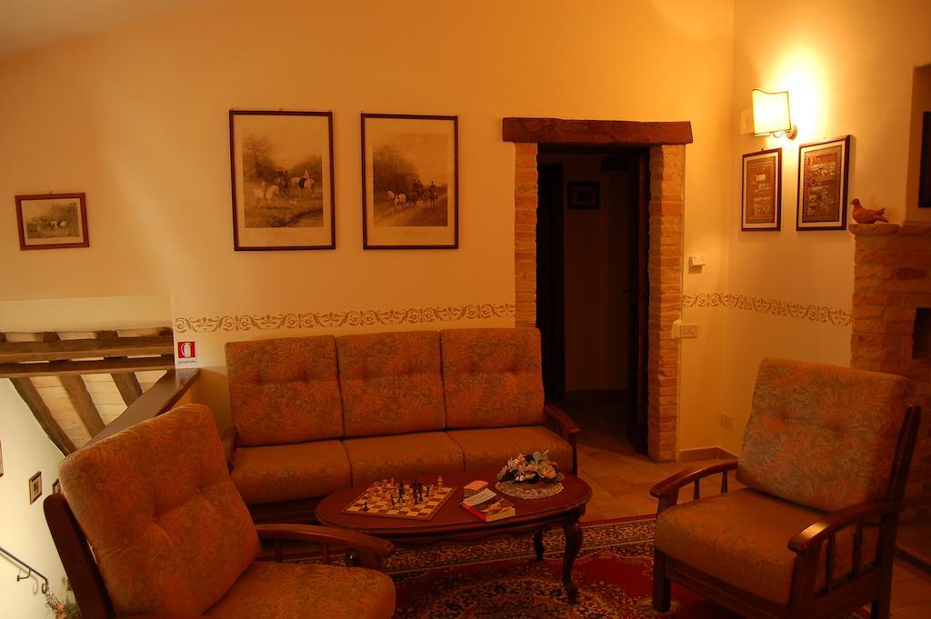 Agriturismo Casale Dei Frontini San Terenziano Εξωτερικό φωτογραφία