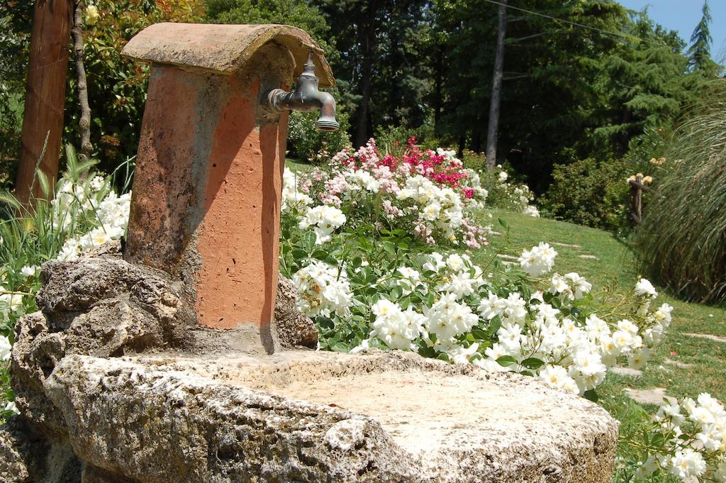 Agriturismo Casale Dei Frontini San Terenziano Εξωτερικό φωτογραφία