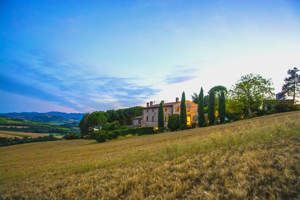 Agriturismo Casale Dei Frontini San Terenziano Εξωτερικό φωτογραφία