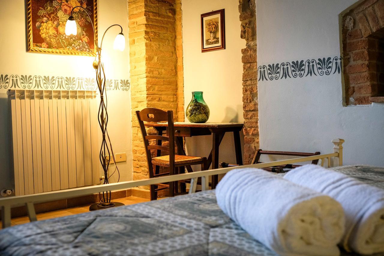 Agriturismo Casale Dei Frontini San Terenziano Εξωτερικό φωτογραφία